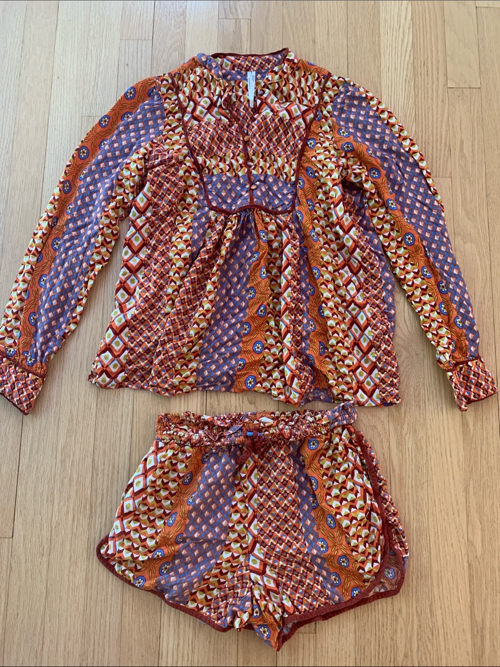 Anthropologie Long Sleeve Peasant Top With Matching Shorts Size XS And Small